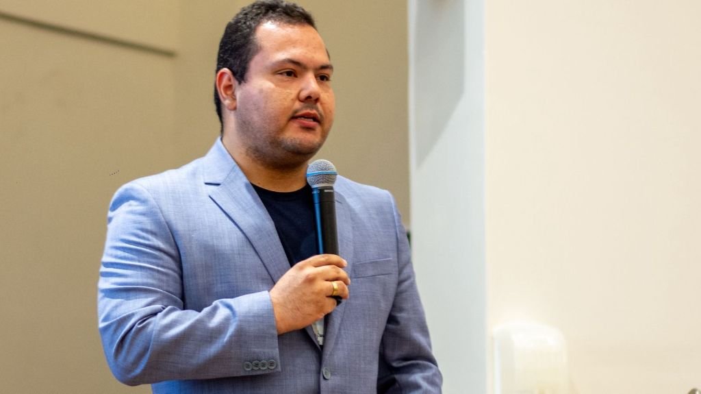 Dr. Anderson Oliveira Soares – Médico Emergencista